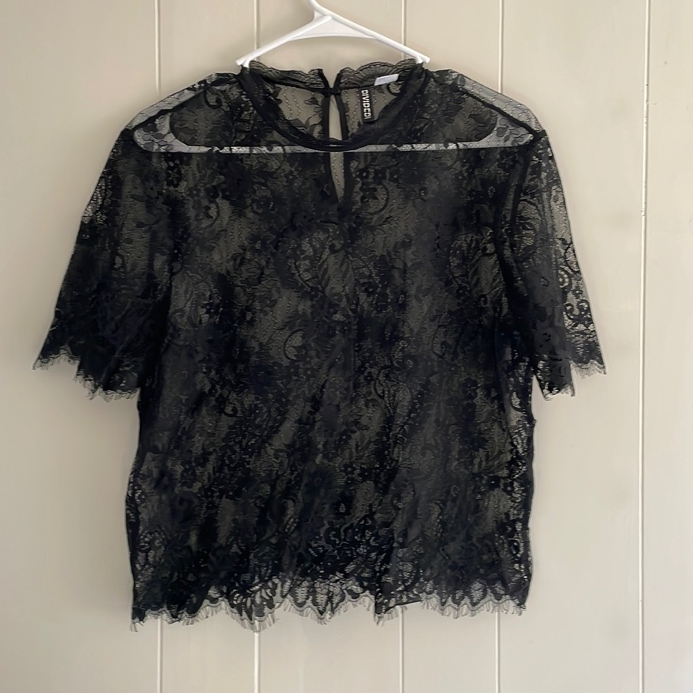 h&m | black lace crop top | sz 8 | lightly worn